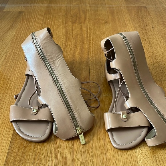 Michale Kors Strappy Sandals Size 8 Women’s Tan - Picture 1 of 10